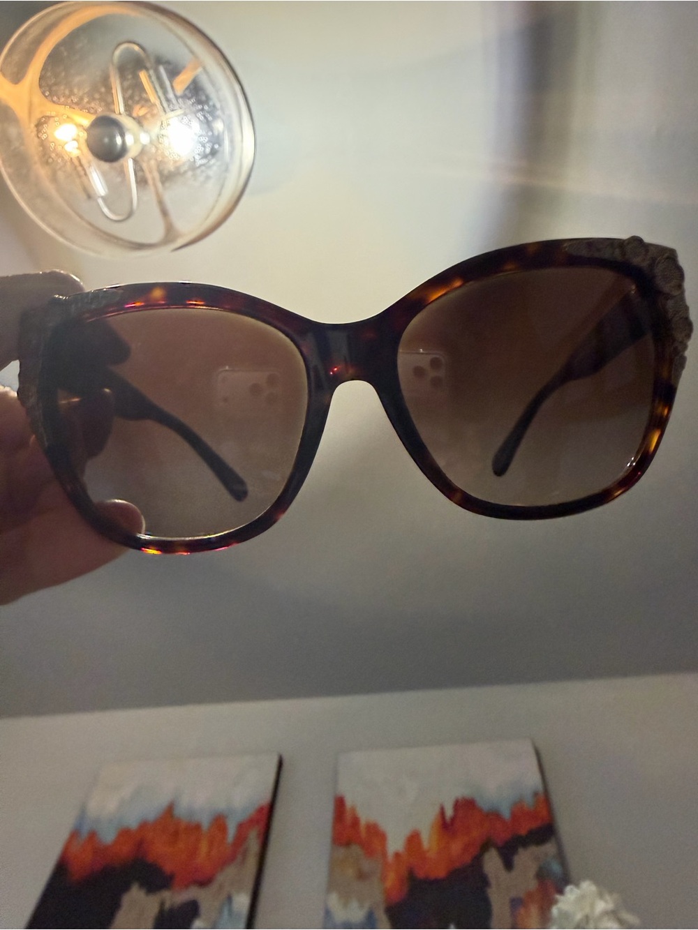 COACH EUC Women's Brown Sunnies with Gold Floral Accent - Picture 4 of 8